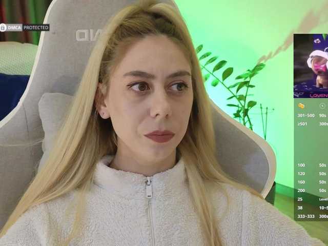 -Light-Fury-'s BongaCams show and profile