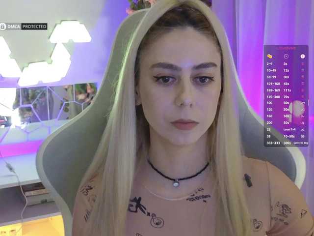 -Light-Fury-'s BongaCams show and profile