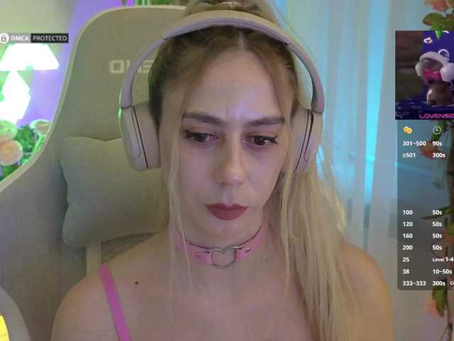 -Light-Fury-'s BongaCams show and profile