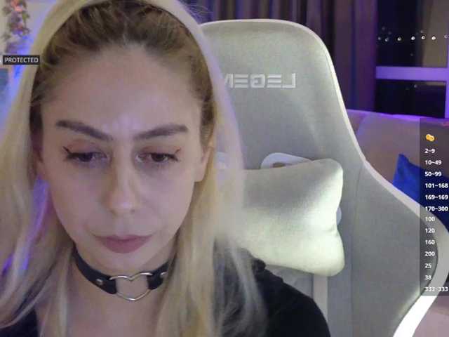 -Light-Fury-'s BongaCams show and profile