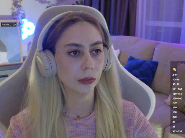 -Light-Fury-'s BongaCams show and profile