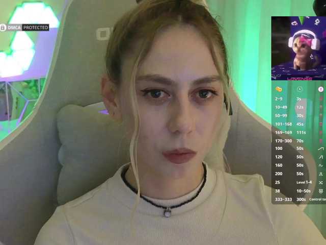 -Light-Fury-'s BongaCams show and profile