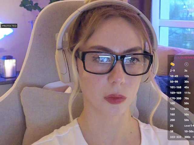 -Light-Fury-'s BongaCams show and profile