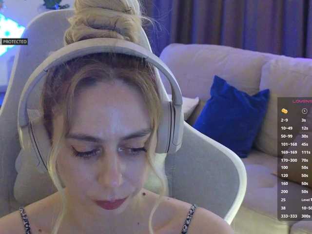 -Light-Fury-'s BongaCams show and profile