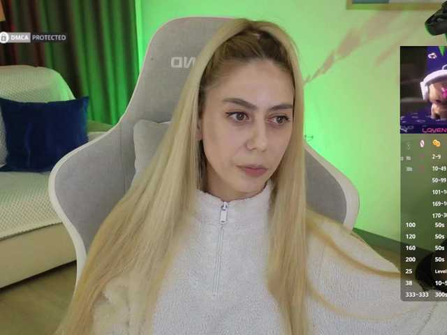 -Light-Fury-'s BongaCams show and profile