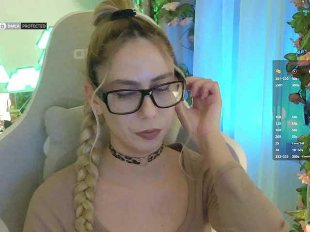 -Light-Fury-'s BongaCams show and profile