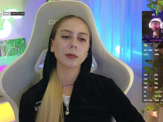 -Light-Fury-'s BongaCams show and profile