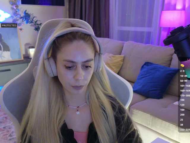 -Light-Fury-'s BongaCams show and profile