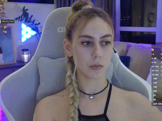 -Light-Fury-'s BongaCams show and profile