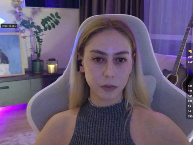 -Light-Fury-'s BongaCams show and profile