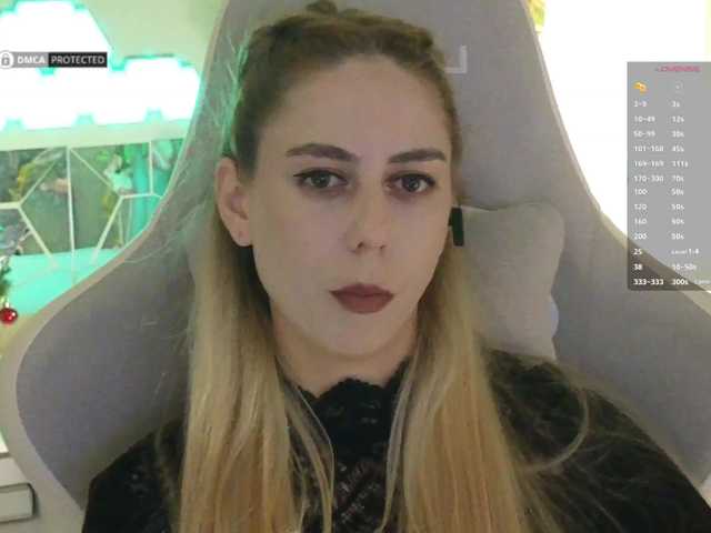 -Light-Fury-'s BongaCams show and profile