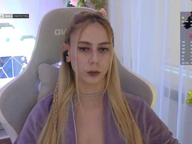 -Light-Fury-'s BongaCams show and profile