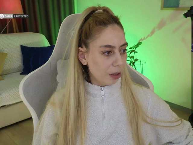 -Light-Fury-'s BongaCams show and profile