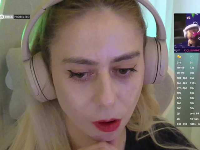 -Light-Fury-'s BongaCams show and profile