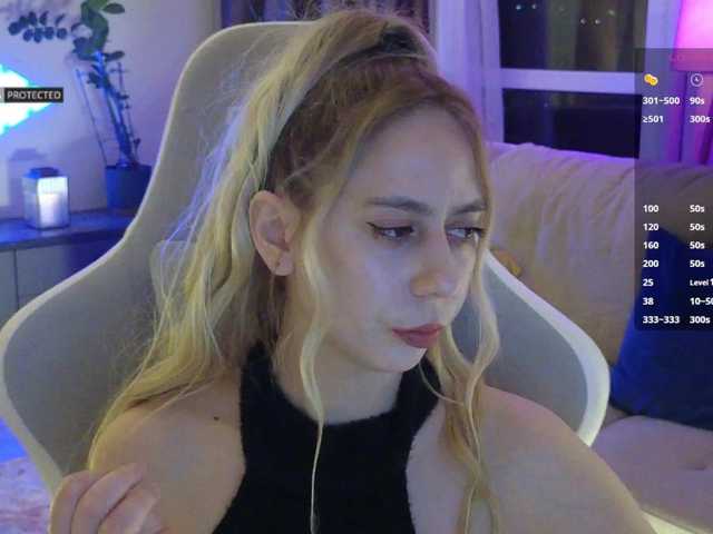 -Light-Fury-'s BongaCams show and profile