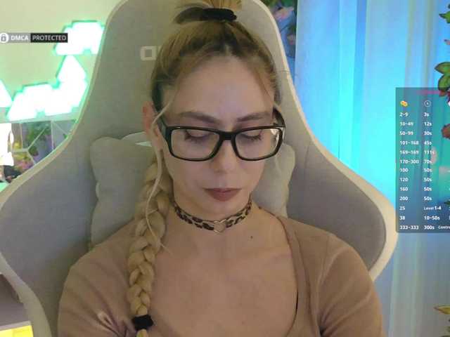 -Light-Fury-'s BongaCams show and profile