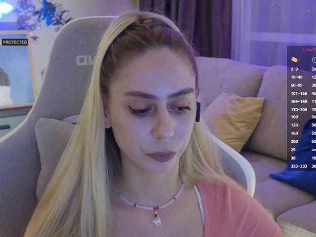 -Light-Fury-'s BongaCams show and profile