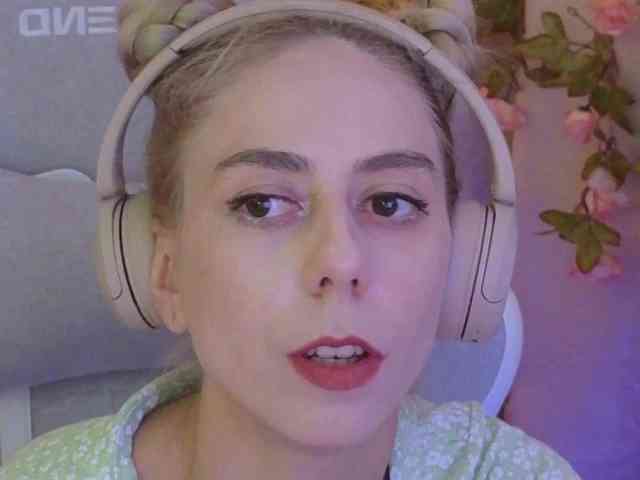 ballerina_capuchina webcam