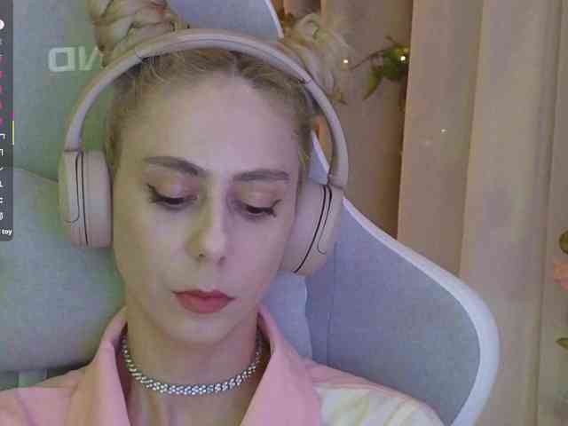 ballerina_capuchina webcam