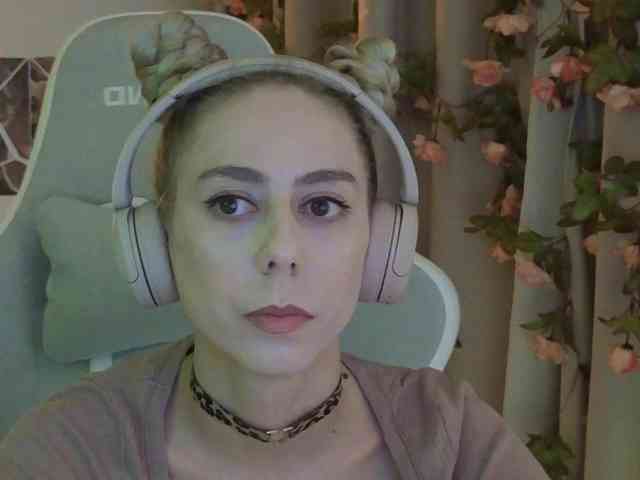 xxx webcam chat -Light-Fury-