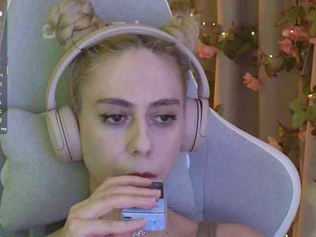ballerina_capuchina webcam