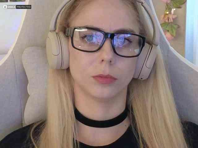 ballerina_capuchina webcam