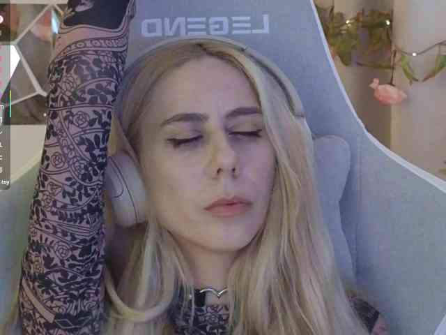 ballerina_capuchina webcam