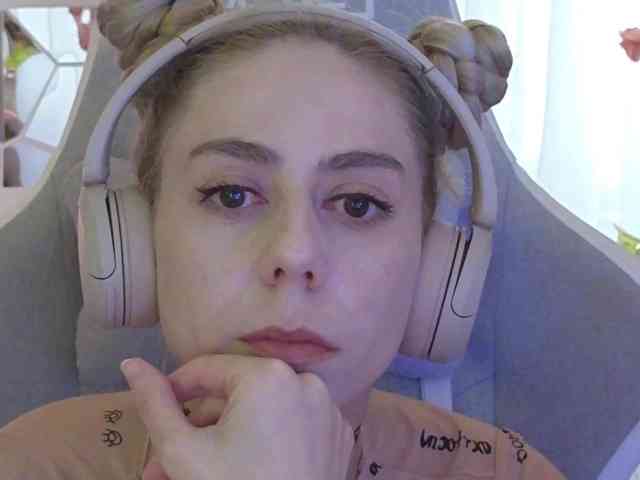 ballerina_capuchina webcam