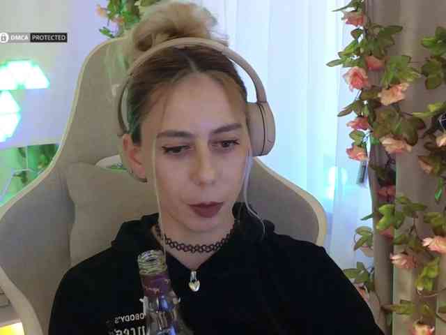 ballerina_capuchina webcam