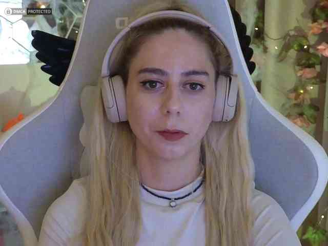 ballerina_capuchina webcam