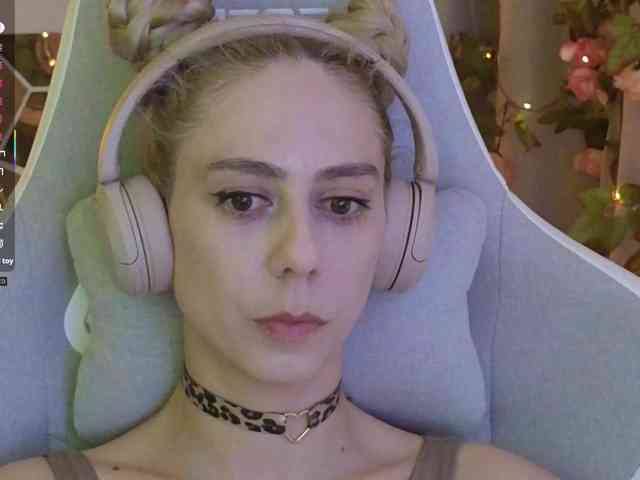 ballerina_capuchina webcam