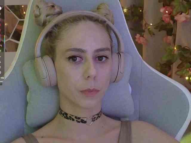 webcam chat room -Light-Fury-