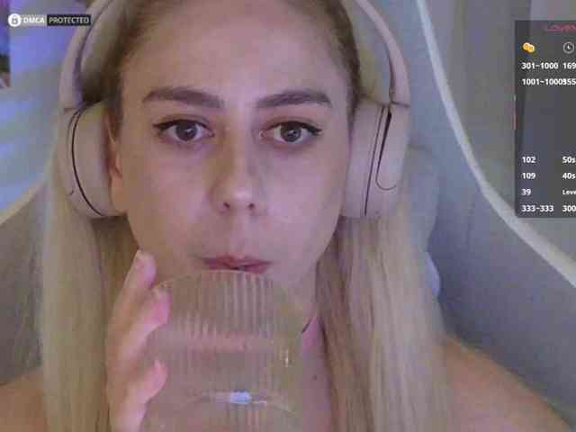 ballerina_capuchina webcam