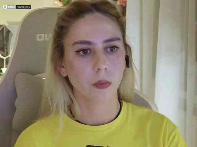 ballerina_capuchina webcam