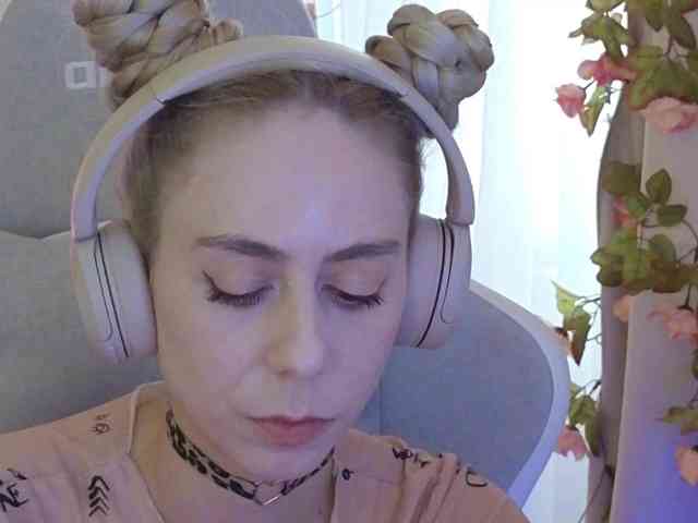 ballerina_capuchina webcam