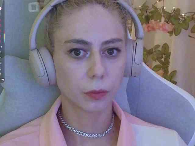 ballerina_capuchina webcam