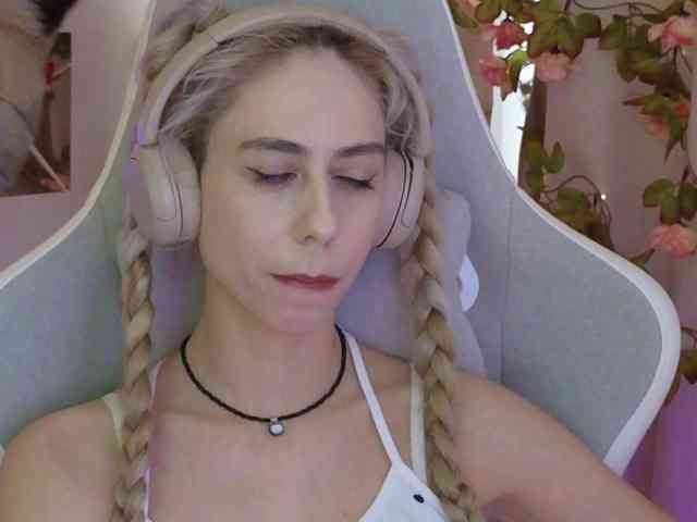 ballerina_capuchina webcam