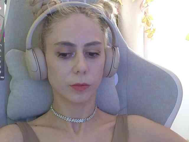 ballerina_capuchina webcam