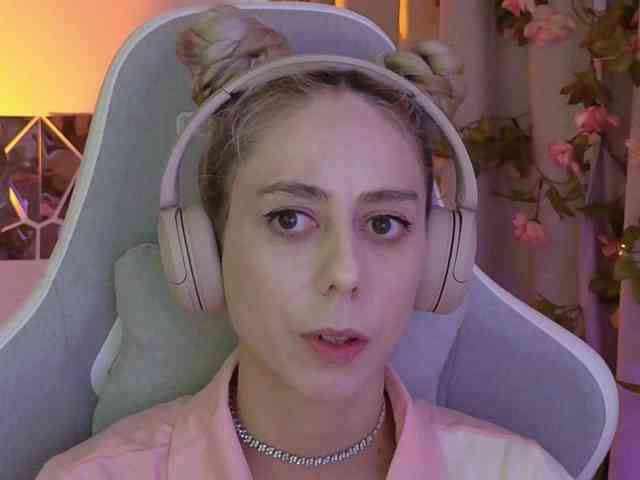 ballerina_capuchina webcam