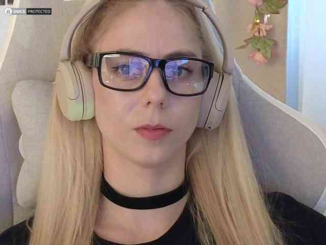 ballerina_capuchina webcam