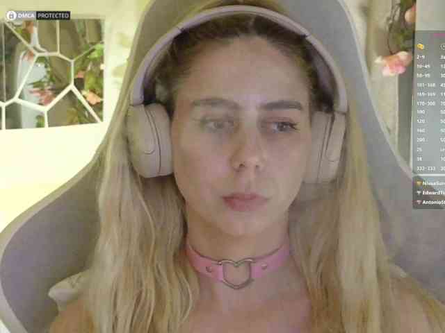 nude live -Light-Fury-