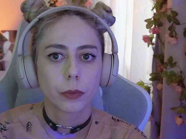 ballerina_capuchina webcam