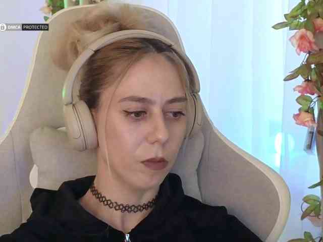 ballerina_capuchina webcam