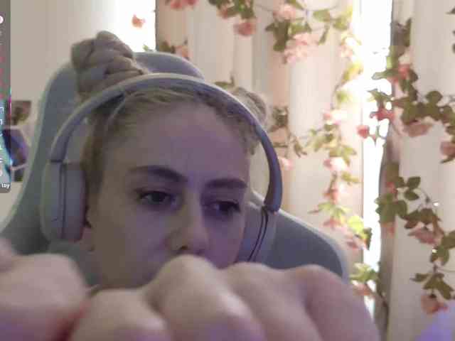 ballerina_capuchina webcam