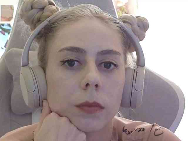 ballerina_capuchina webcam