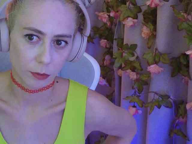 ballerina_capuchina webcam