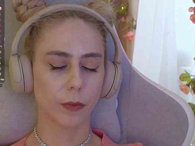 ballerina_capuchina webcam