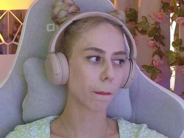 ballerina_capuchina webcam