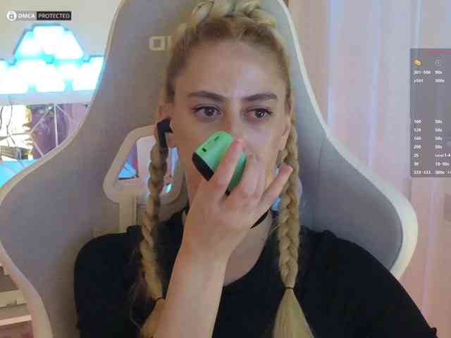 ballerina_capuchina webcam