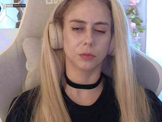 ballerina_capuchina webcam